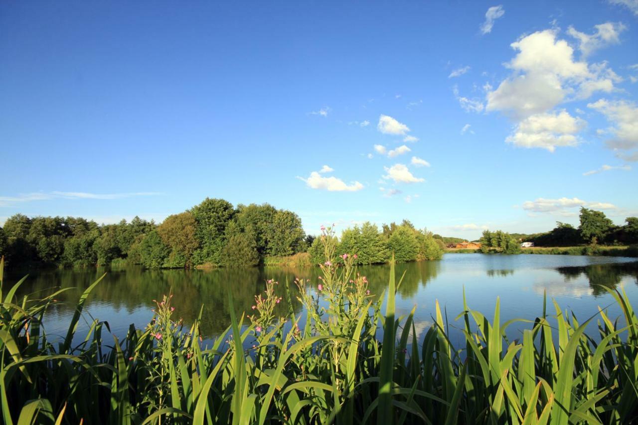 Woodpecker Lodge - Brook Meadow - Sleeps 4 Plus 2 - No Pets Market Harborough Exterior foto